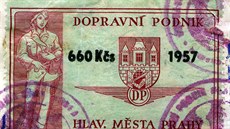 Takto vypadal roní kupon na praskou hromadnou dopravu v roce 1957.