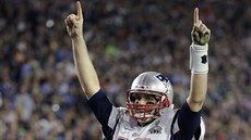 Quarterback Tom Brady se raduje z triumfu New England Patriots, k nmu pispl...