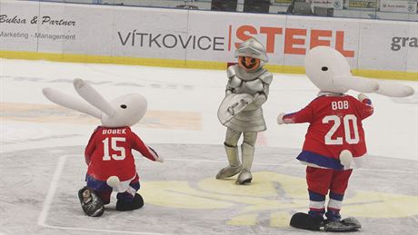 MASKOTI. Bob a Bobek budou souástí zahajovacího ceremoniálu MS v hokeji, které v esku zaíná za 50 dní.