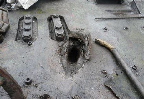 Detail zsahu tanku T-64BV protitankovou stelou vyplenou s nejvt...