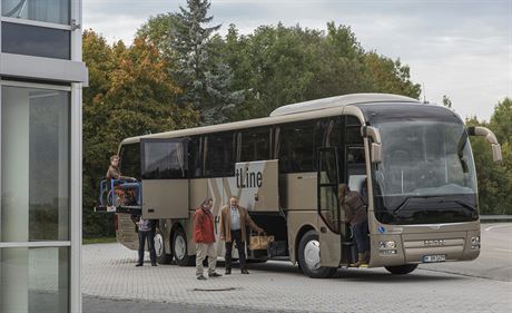 eské dráhy nasadí na autobusové spojení mezi Ostravou a Krakovem autobus Man...