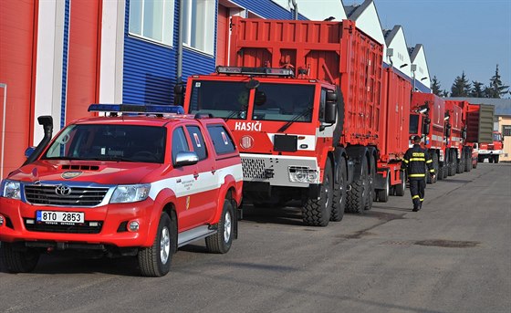 Humanitární konvoj vyjídl na Ukrajinu ze Zbirohu na Rokycansku.