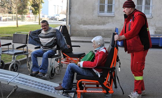 V zanedbané ubytovn pro nemocné v Perov, takzvaném lazaretu, skonili lidé z celé republiky. Nyní se pro n hledá nový domov, pt z nich doasn skonilo v Nemocnici Milosrdných bratí v Brn.