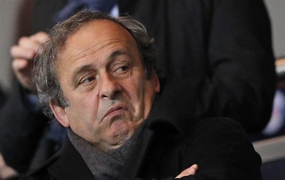 Michel Platini piel doasn o podporu Anglian.