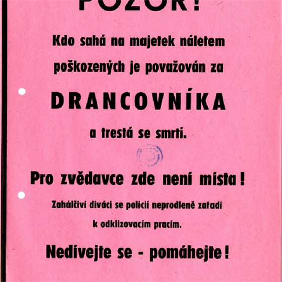 Plakát vylepovaný v Praze po náletu s hrozbou policejního prezidenta písného...