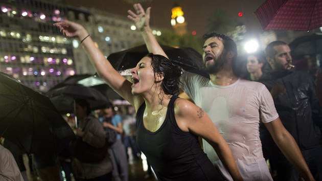 V Buenos Aires protestovaly statisce lid za dn vyeten smrti prokurtora Alberta Nismana (19. nora 2015)