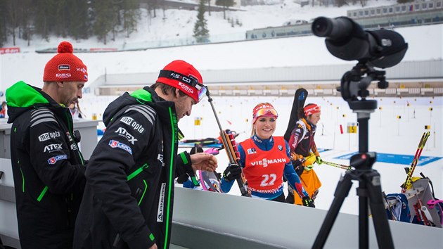 Usmvav Gabriela Soukalov bhem sprintu na 7,5 km v oslu.