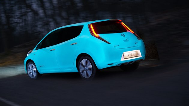 Nissan Leaf s fosforeskujcm lakem