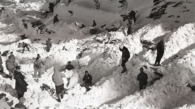Zchrann akce v oblasti Bialy Jar na polsk stran Krkono, kde lavina v 1968 zabila nkolik lya. Mezi zchrani byl i Valerian Spusta.