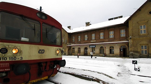 Moldavskou horskou drhou na bky - eleznin stanice Hrob