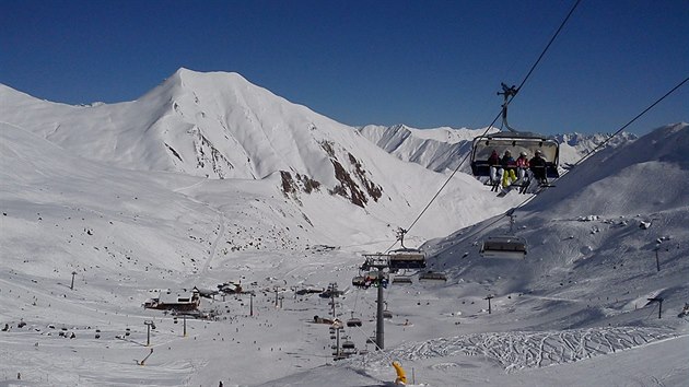 V srdci Ischglu. Lya prakticky vude nar na kiovatky lyaskch trat a lanovek