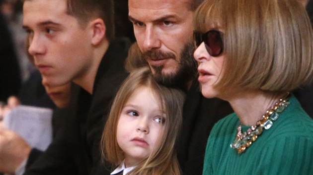 David Beckham, jeho dcera Harper a Anna Wintourov (New York, 15. nora 2015)