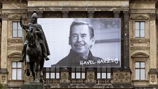 Portrét Václava Havla na budově Národního muzea na pražském Václavském náměstí Portrét Václava Havla na budově Národního muzea na pražském Václavském náměstí