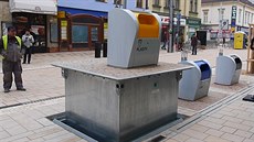 Na nově opravené třídě Míru poprvé testují vyprazdňování podzemních kontejnerů Na nově opravené třídě Míru poprvé testují vyprazdňování podzemních kontejnerů