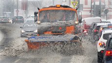 Pluh odklízí sníh v Ostravě. Pluh odklízí sníh v Ostravě.