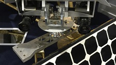 Detail kamerového systému na modelu msíního vozítka Andy.