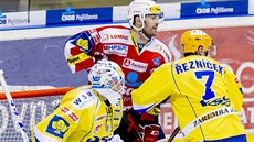 Momentka z utkání Pardubice - Zlín. Momentka z utkání Pardubice - Zlín.