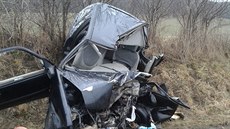 Mezi Hradcem Králové a Vysokou nad Labem se čelně střetly vozy Hyundai a Ford... Mezi Hradcem Králové a Vysokou nad Labem se čelně střetly vozy Hyundai a Ford...