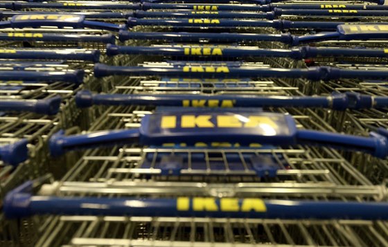 IKEA zatím nabízí zákazníkm slubu Klikni a vyzvedni, v klasickém e-shopu budou nakupovat od roku 2018.