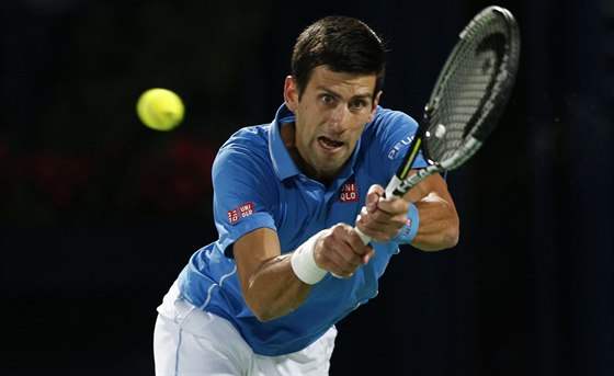 Novak Djokovi ve finále turnaje v Dubaji.