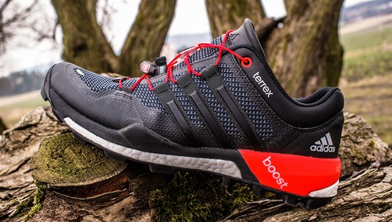 Adidas Terrex boost pináí premiéru tlumicí smsi Boost do trailu,