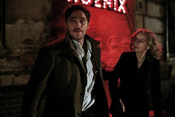 Z filmu Fénix (Ronald Zehrfeld a Nina Hoss)