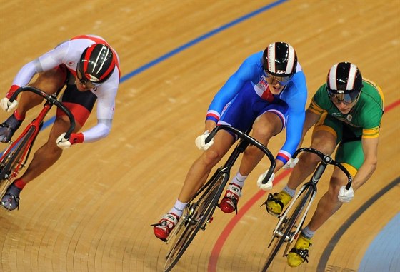 Dráhový cyklista Pavel Kelemen (uprosted) na olympijských hrách v Londýn.