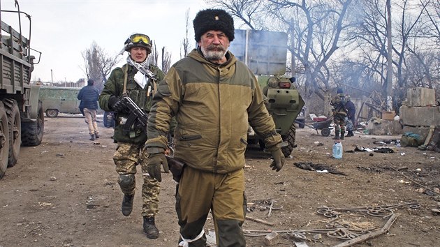 Velitel kozák Nikolaj Kozycin v dobytém Debalceve (19. února 2015)