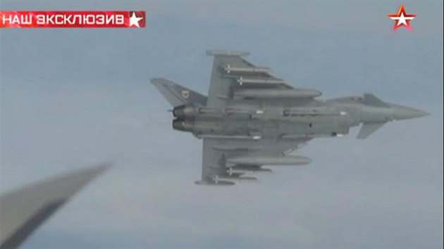 Posdka ruskho bombardru si natoila setkn s letouny NATO (18. nora 2015)