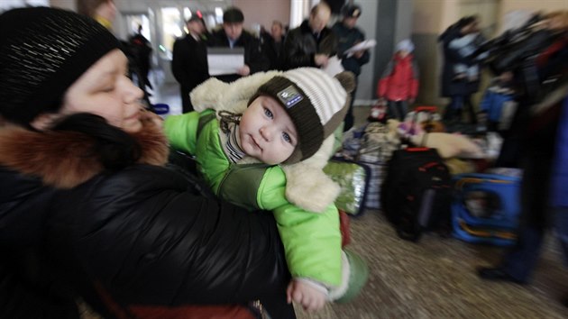 Uprchlci z Donbasu po pjezdu do ruskho Stavropolu (25. nora 2015)