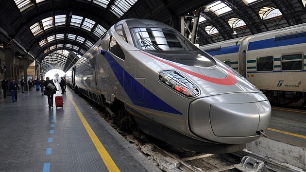 Rychlovlak EC Pendolino na stanici Milano Centrale.