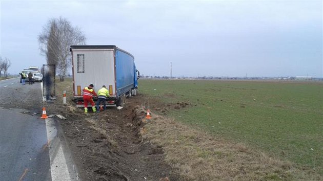 Smrteln nehoda na silnici I/11 na Krlovhradecku (26.2.2015).