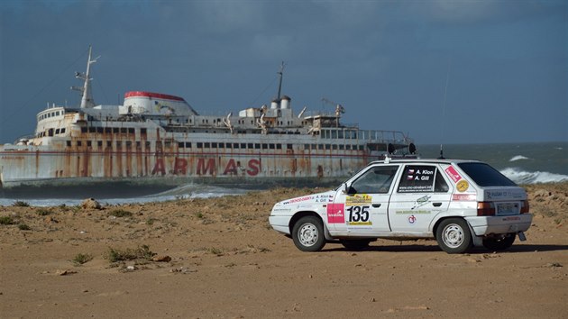 V Maroku u msta Laayoune zastavili et cestovatel u vraku trajektu.