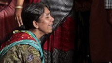 ena v Bangladéi pláe poté, co jí zemel píbuzný pi nehod pívozu (23....
