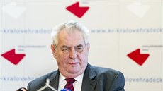 Prezident Miloš Zeman v Rychnově nad Kněžnou v závěru návštěvy... Prezident Miloš Zeman v Rychnově nad Kněžnou v závěru návštěvy...