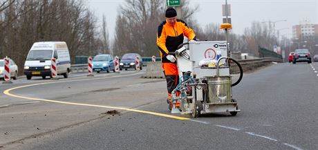 Opravy Orlického mostu na Goárov okruhu v Hradci Králové (23.2.2015).