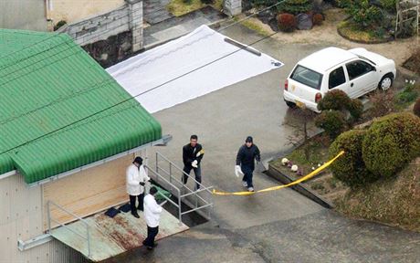 Policie vyetuje pobodání pti lidí v japonském mst Sumoto. (9. bezna 2015)