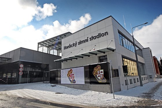 Vedlejí hala jihlavského Horáckého stadionu. Práv o zdejím pronájmu ledu celý spor je.