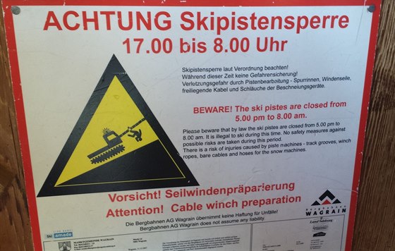 Cedule v Rakousku s npisem zkaz vstupu na sjezdovku