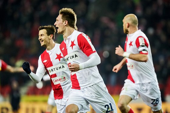 Radost fotbalist Slavie. Archivní snímek