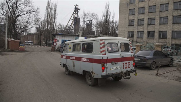 V dole v Donbasu explodoval metan, ady hls destky mrtvch (4. bezna 2015).