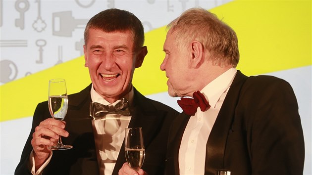 Podnikatele roku 2014 Vlastislava Bzu vyhlsil ministr financ Andrej Babi. (3. bezna 2015).