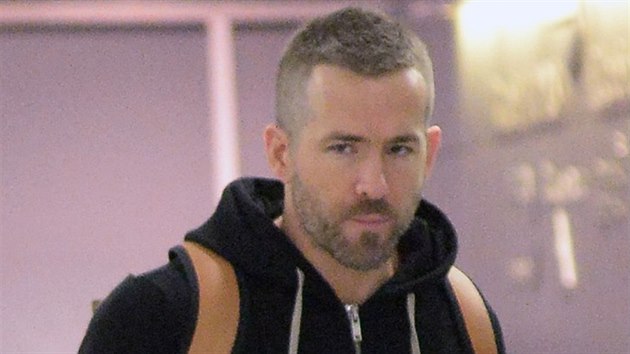 Ryan Reynolds na letiti v New Yorku