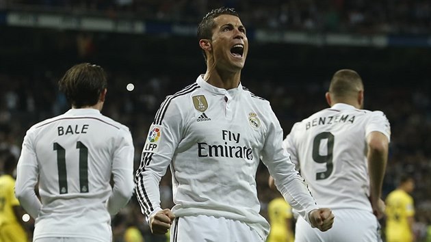 Cristiano Ronaldo z Realu Madrid slav svj gl proti Villarrealu.