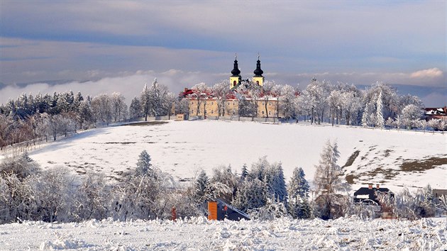 Pohled na kláter Hede na Hoe Matky Boí z rozhledny Val