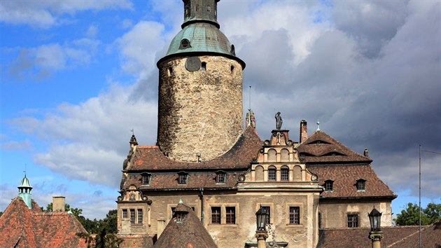 Hrad le u polskho msta Lesna nedaleko eskch hranic. 