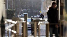 Na Ministerstvo obrany zasahoval Útvar pro odhalování organizovaného zločinu. Na Ministerstvo obrany zasahoval Útvar pro odhalování organizovaného zločinu.