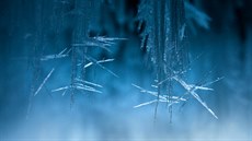 LEDOVÁ JESKYNĚ. Na souostroví Apostle Islands v severoamerickém Hořejším jezeře... LEDOVÁ JESKYNĚ. Na souostroví Apostle Islands v severoamerickém Hořejším jezeře...