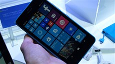 Microsoft Lumia 640 XL na veletrhu MWC v Barceloně Microsoft Lumia 640 XL na veletrhu MWC v Barceloně