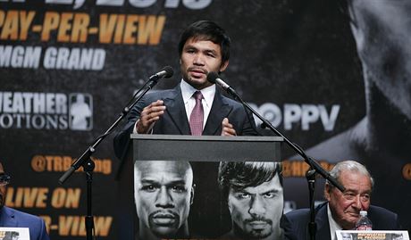 Manny Pacquiao na tiskové konferenci .